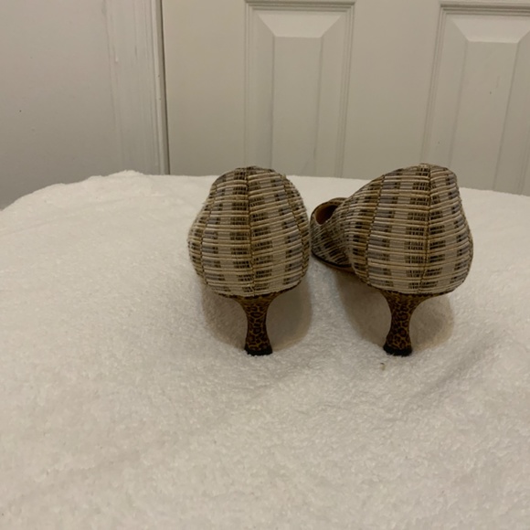 Manolo Blahnik Multi-Pattern Kitten Heel Pumps NWOT Size 41 - Picture 4 of 7